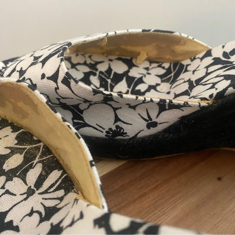 Woman's BURBERRY Floral Black White Espadrille Open Toe Size 40 Ankle Strap